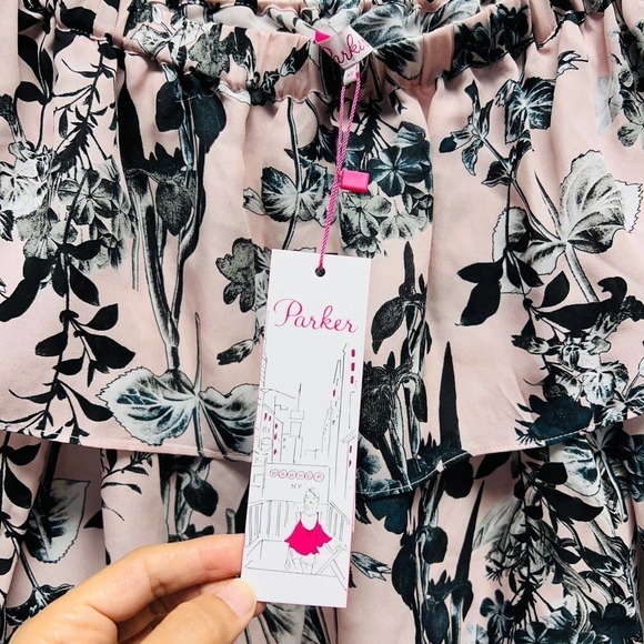 Parker Mandy Blouse Off the Shoulder Blouse‎ in Pearl Paradise - Picture 8 of 10